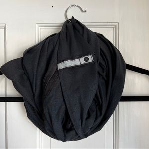 Lululemon navy and black infinity scarf